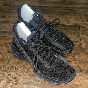 Women Size 11 Steve Madden Maxima (Black)